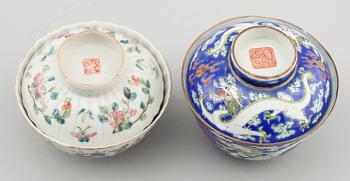 SKÅLAR MED LOCK, 2 st, porslin, Kina, 1900-tal.
