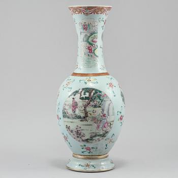 VAS, porslin, Kina, 1900-tal.