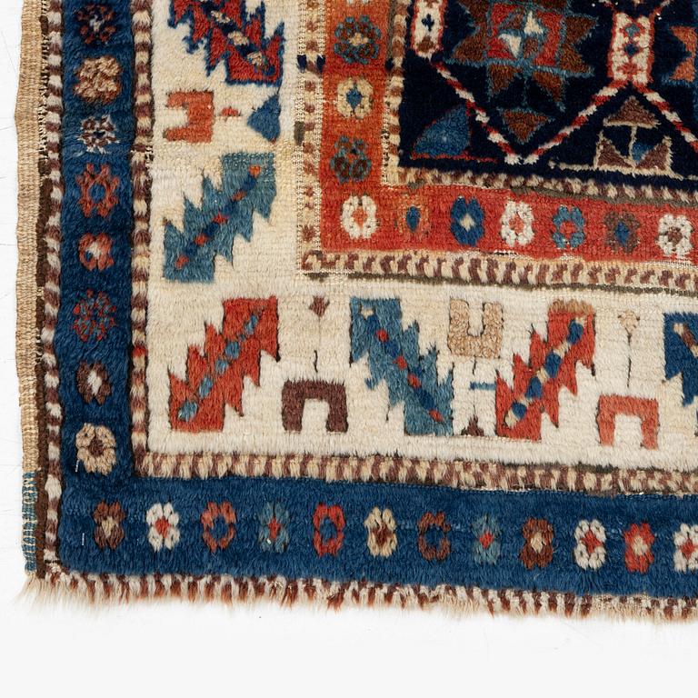 A runner carpet, antique/semi-antique, Anatol, c. 325 x 112 cm.