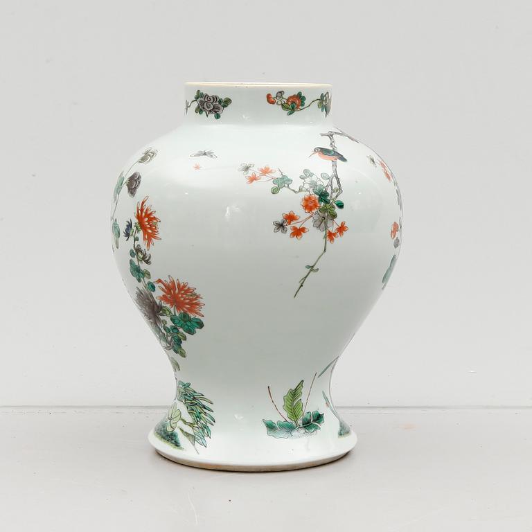 URNA, porslin, Kina, 1800-tal.
