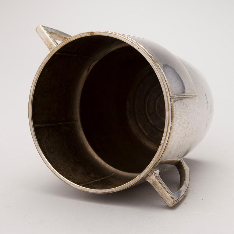 A silver plated champagne bucket from WMF, Germany, 1910-1918.