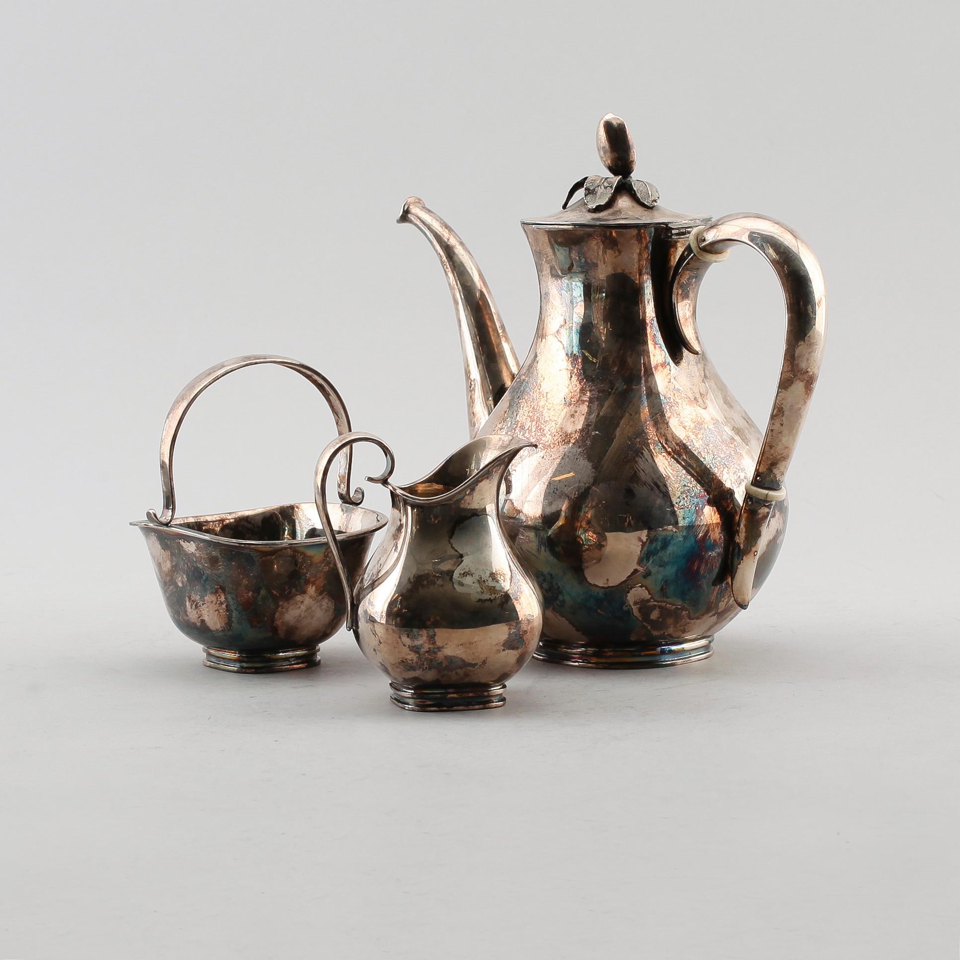 KAFFESERVIS, 3 delar, silver 835, svenska importstämplar, 1900-talets andra hälft. Vikt ca 819 g.