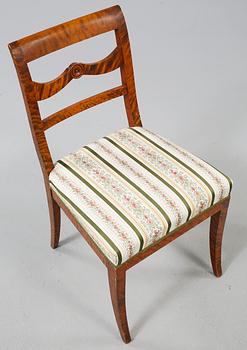 KARMSTOLAR, ett par samt STOLAR, 4 st, Karl Johan-stil, 1920/1930-tal.