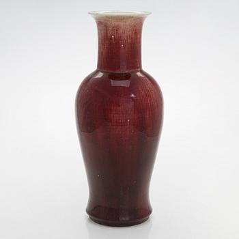 Vas, keramik. Kina, 1900-tal.