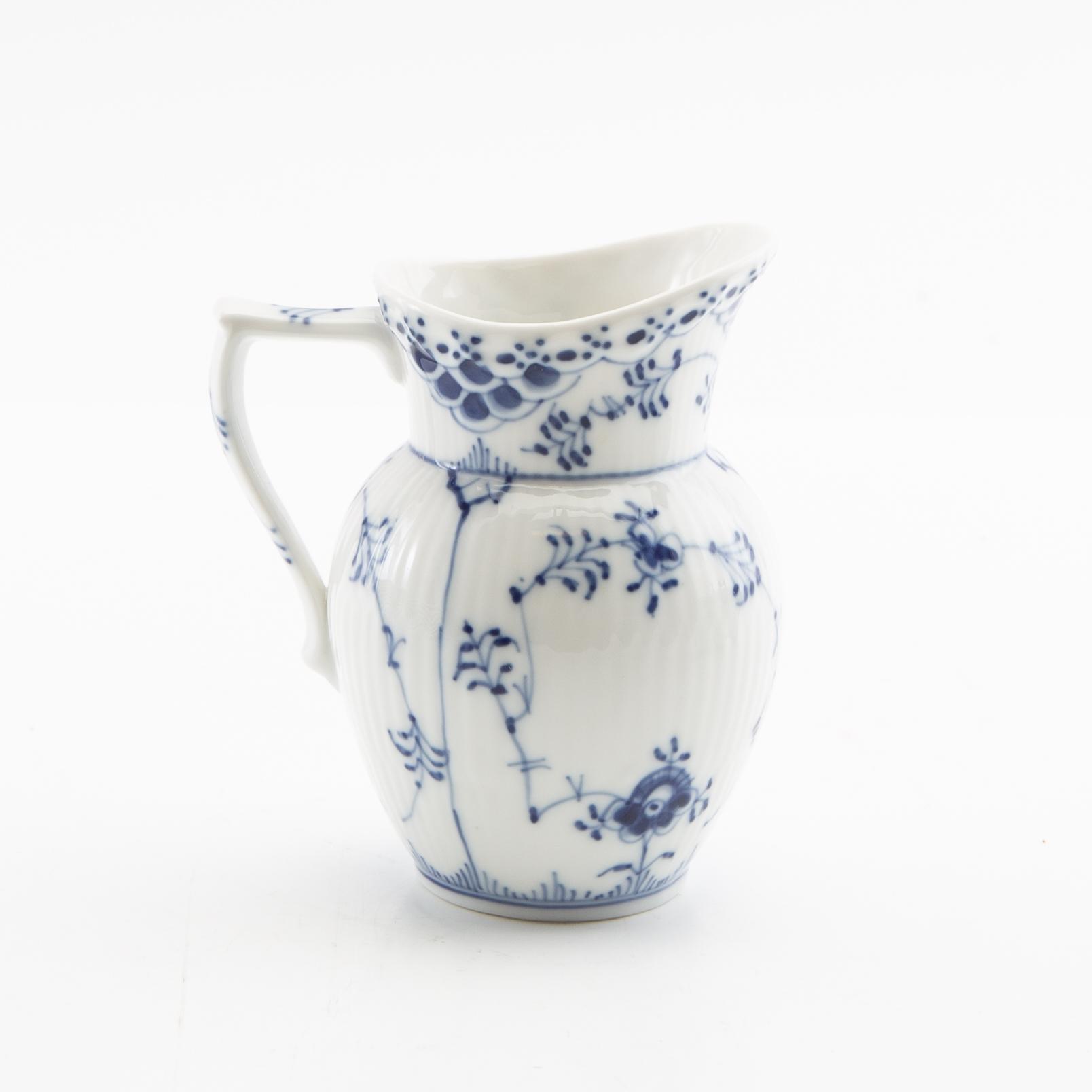 Royal Copenhagen, service pieces, 23 pcs, "Musselmalet", Royal Copenhagen, Denmark.