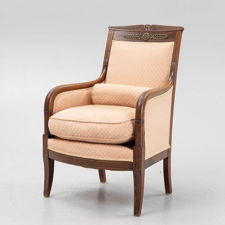 Fåtölj,
Empire, 1800-talets första häft.