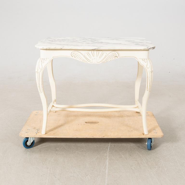 Salongsbord Rokoko-stil 1900-talets förta hälft.