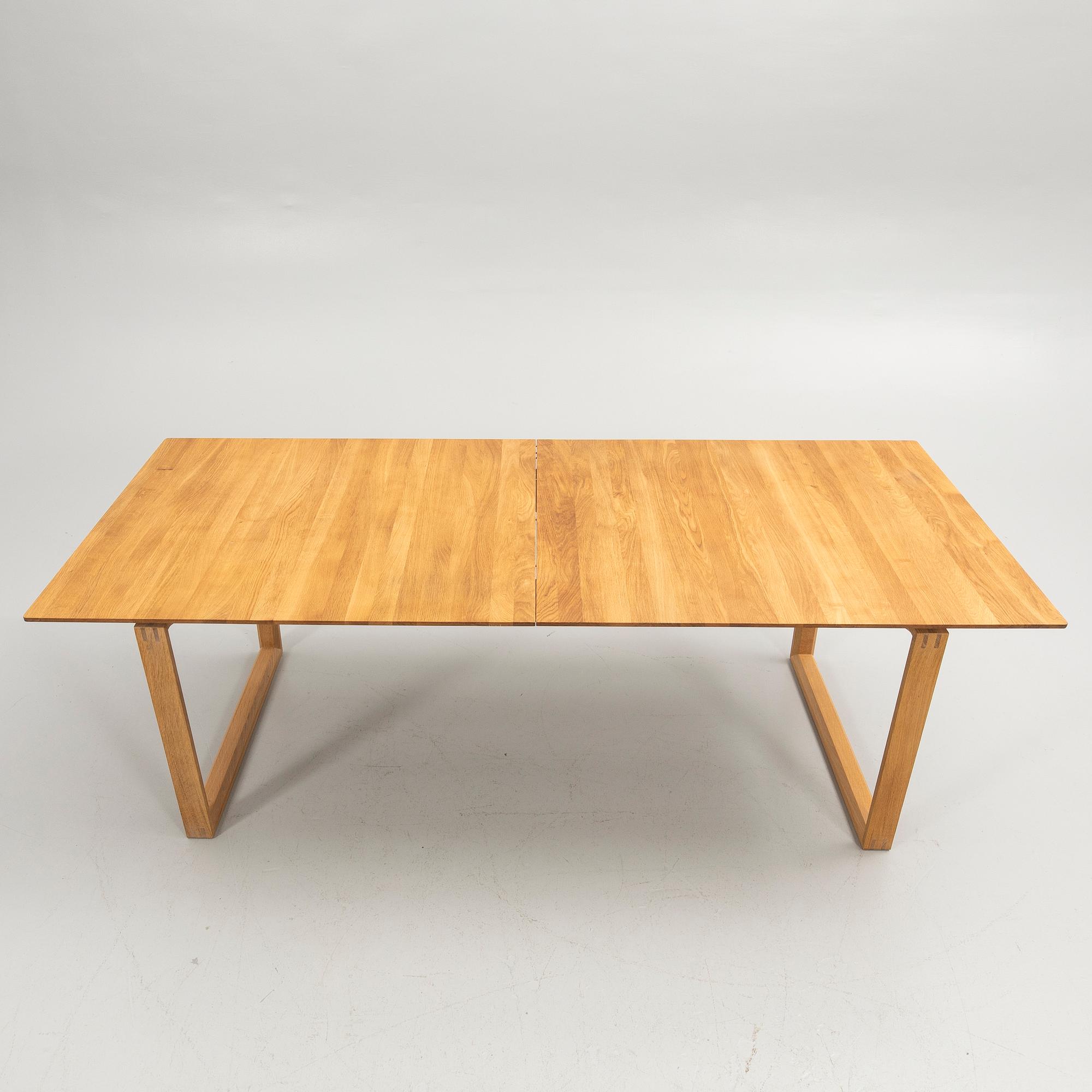 Dining table, model "Kuma", Bolia, modern production.