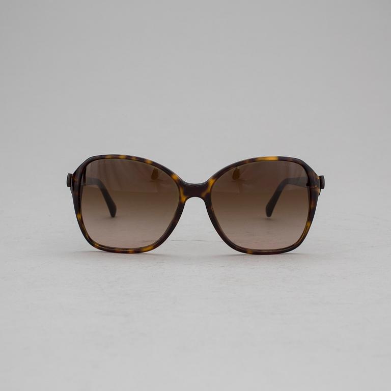 SOLGLASÖGON, Chanel.