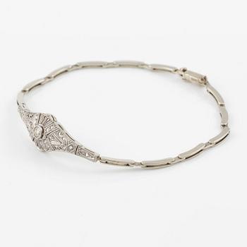Bracelet, 18K white gold set with old-cut and rose-cut diamonds.