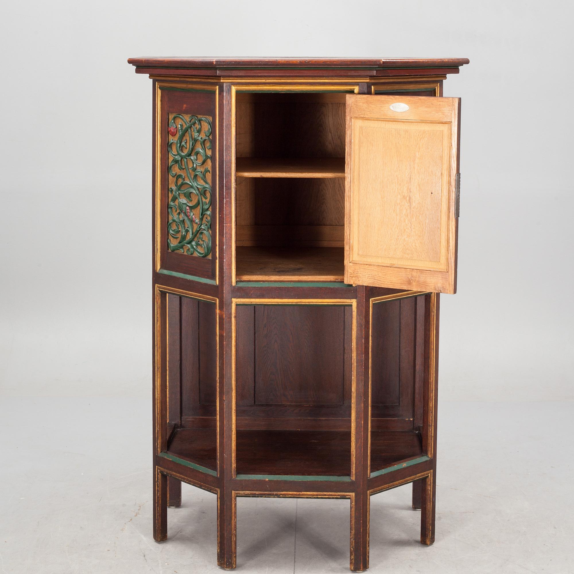 SKÅP, Lysberg & Hansen, Köpenhamn, 1900-talets mitt, brickmärkt.