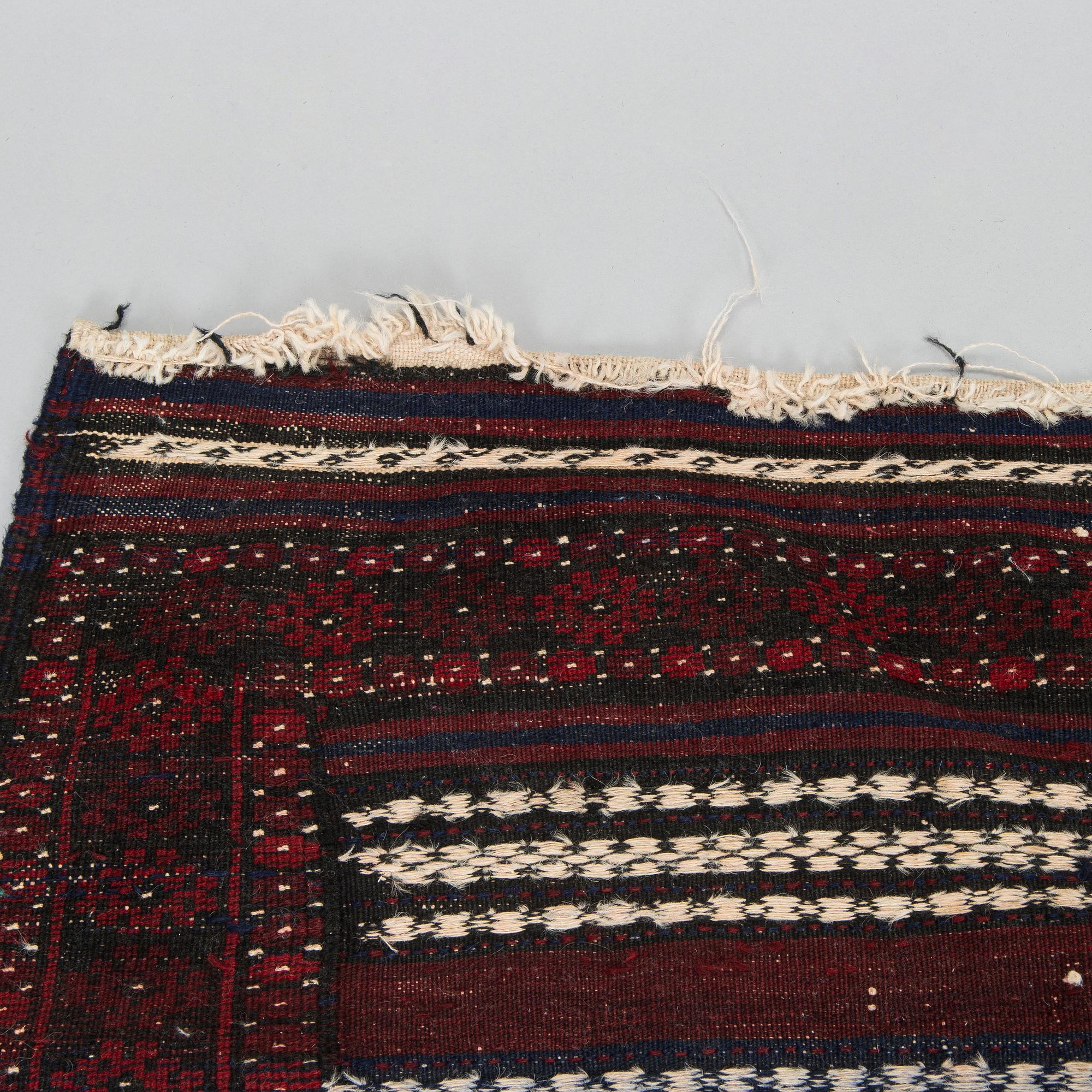 Matta, Baluch Sofreh. Circa 120 x 130 cm.