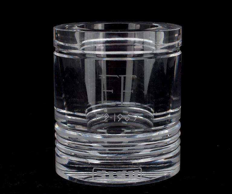 VAS, kristall, "Sisu-Mäntä" signerad Aimo Okkolin, Riihimäen Lasi, 1960-tal.