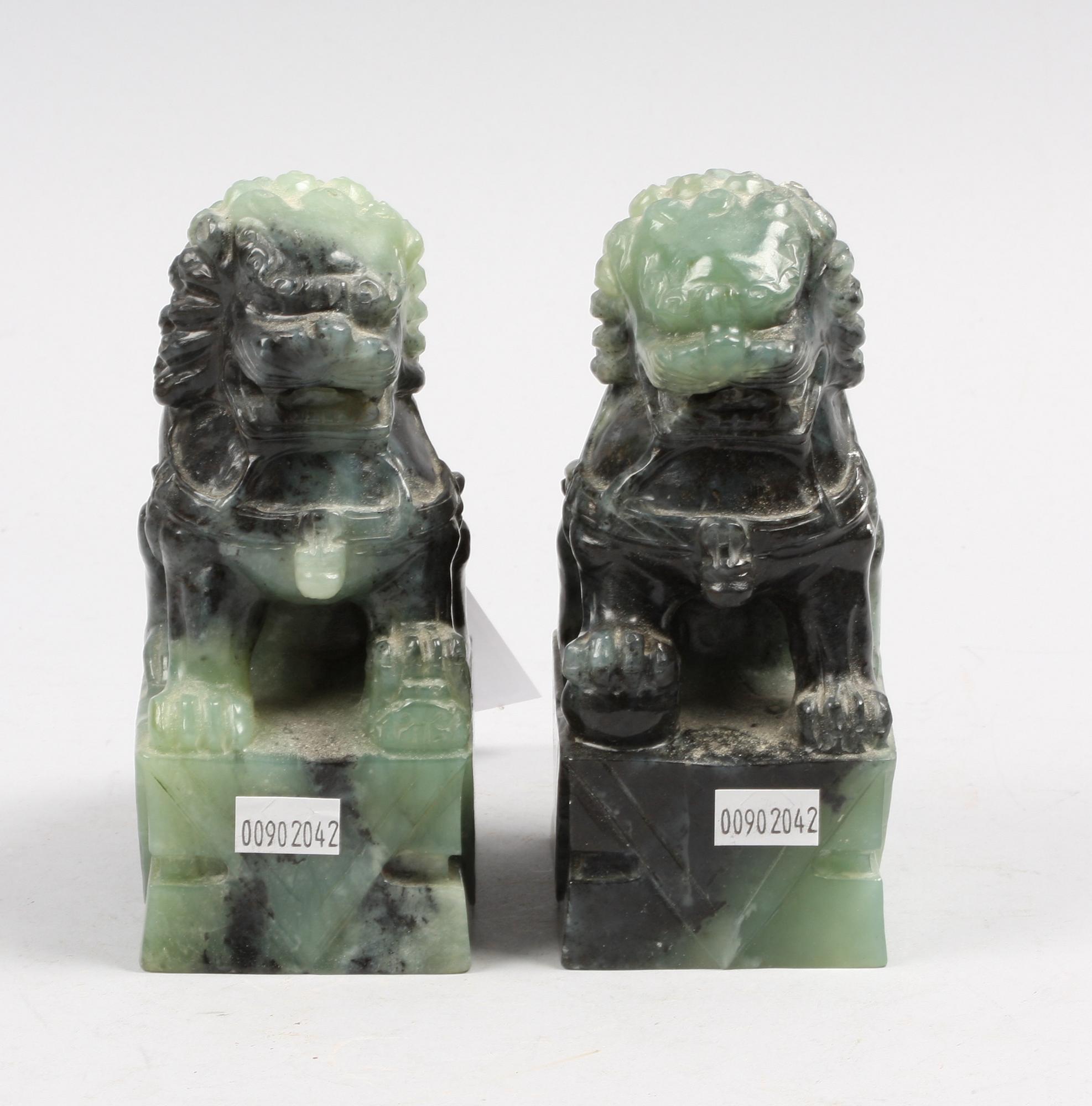 FIGURINER, ett par, sten, ostasien, sent 1900-tal.