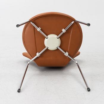 Arne Jacobsen, Four 'Series 7' chairs, Fritz Hansen, Denmark.