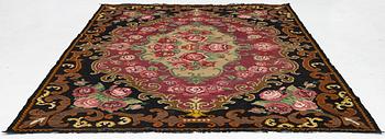 Carpet, Bessarabian kelim, so-called rose kelim, approx. 335 x 215 cm.