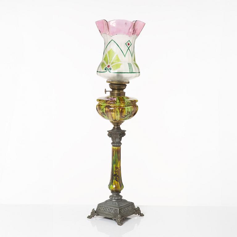 A kerosene lamp, first half of the 20th century.