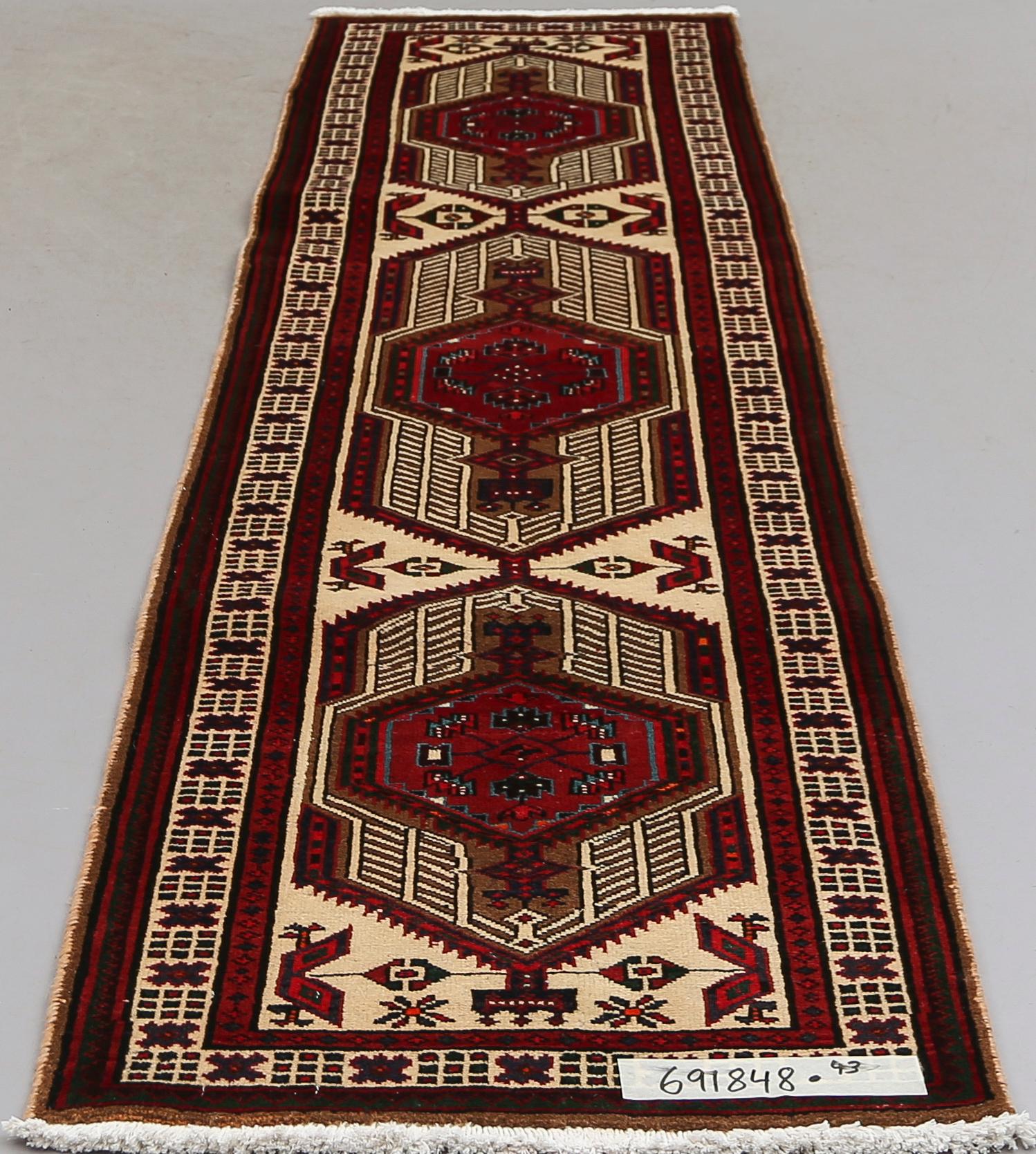 MATTA, Hamadan, ca 305 x 78 cm.