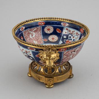 A Japanese imari bowl, with  European bronze mount, 19th century.