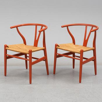 HANS J WEGNER, a set of 5  laquered Y-chairs, Denmark. Second half of the 20th century.