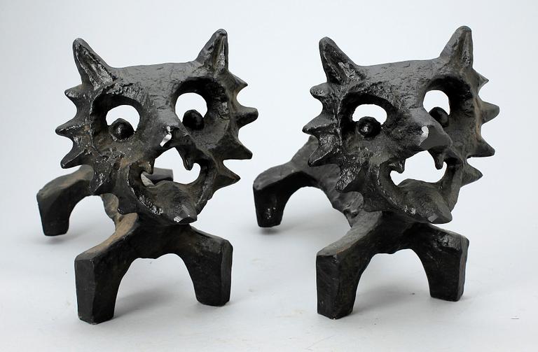 ELDHUNDAR, ett par, gjutjärn Olle Hermansson, Husqvarna.