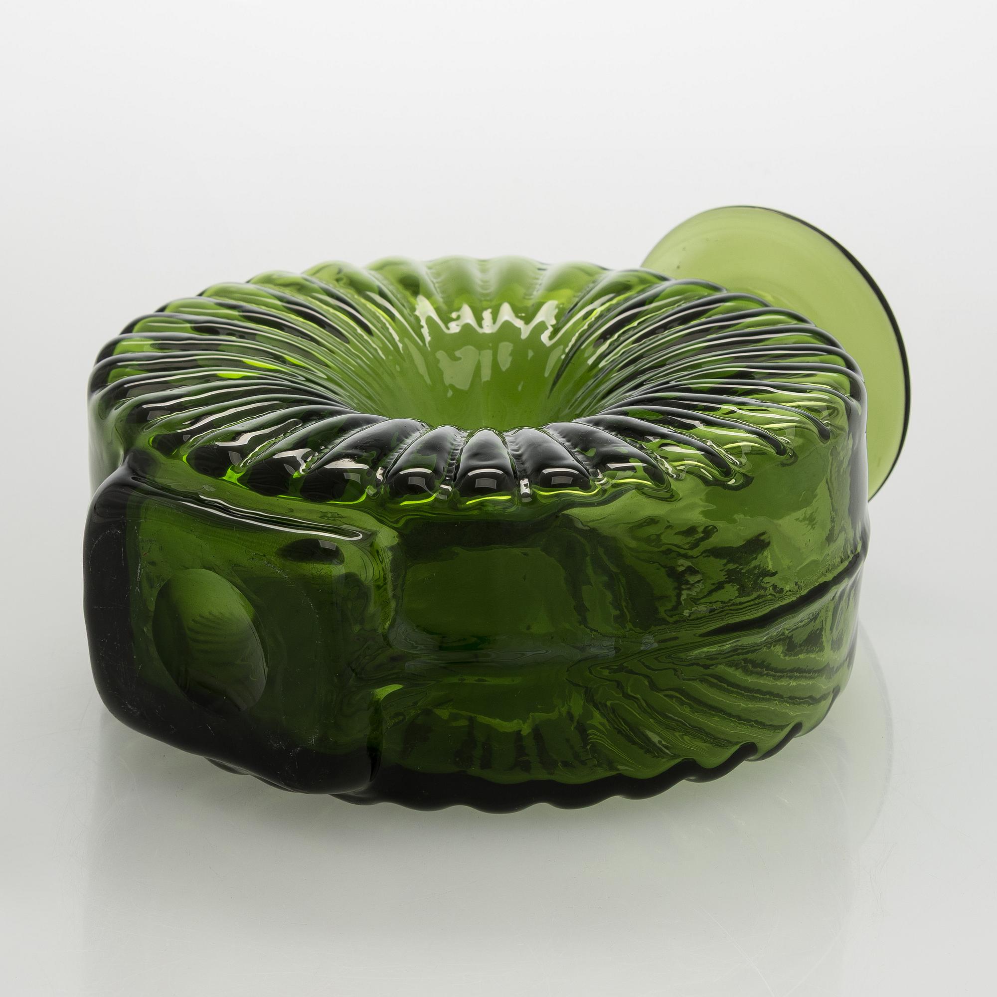 Helena Tynell, a 'Sun bottle' for Riihimäen Lasi Oy. In production 1964-1974.