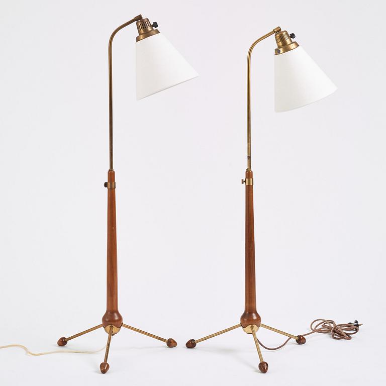 Hans Bergström, golvlampor, ett par, modell "547", ateljé Lyktan, Åhus, 1940-50-tal.