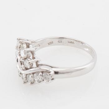 Ring 18K white gold set with round brilliant-cut diamonds.