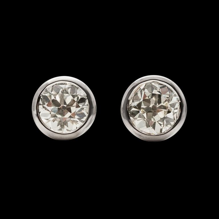 ÖRHÄNGEN, 18K vitguld. Antikslipade diamanter ca 3.97 ct. skiftande/vs.