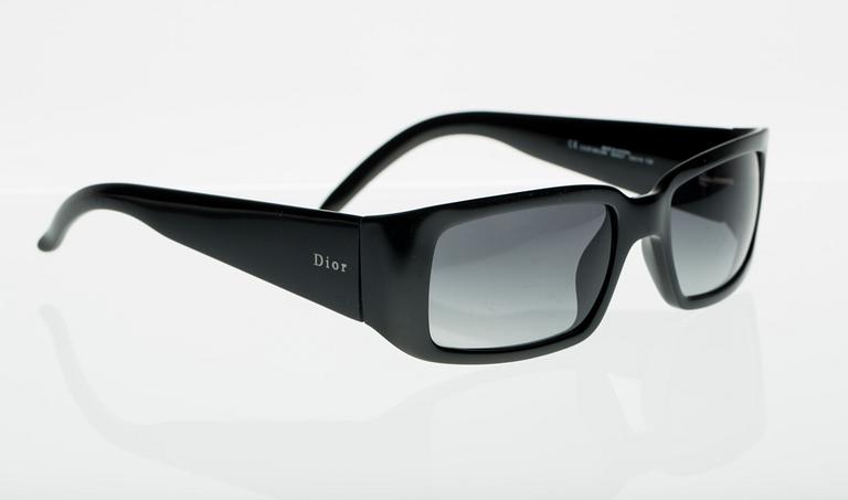 SOLGLASÖGON, Christian Dior.