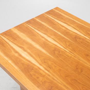 Joyn Studios, dining table.