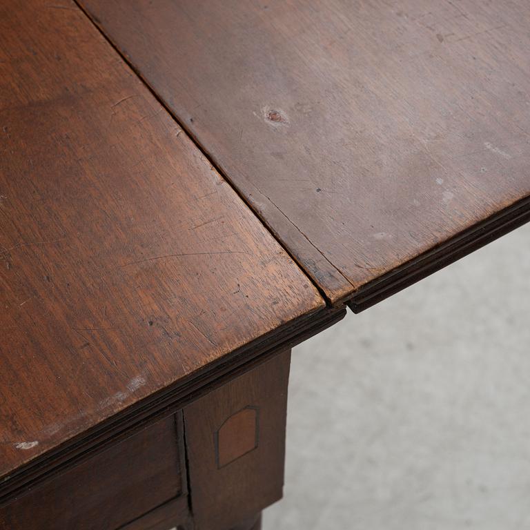 A table, first half of the 19th Century.
