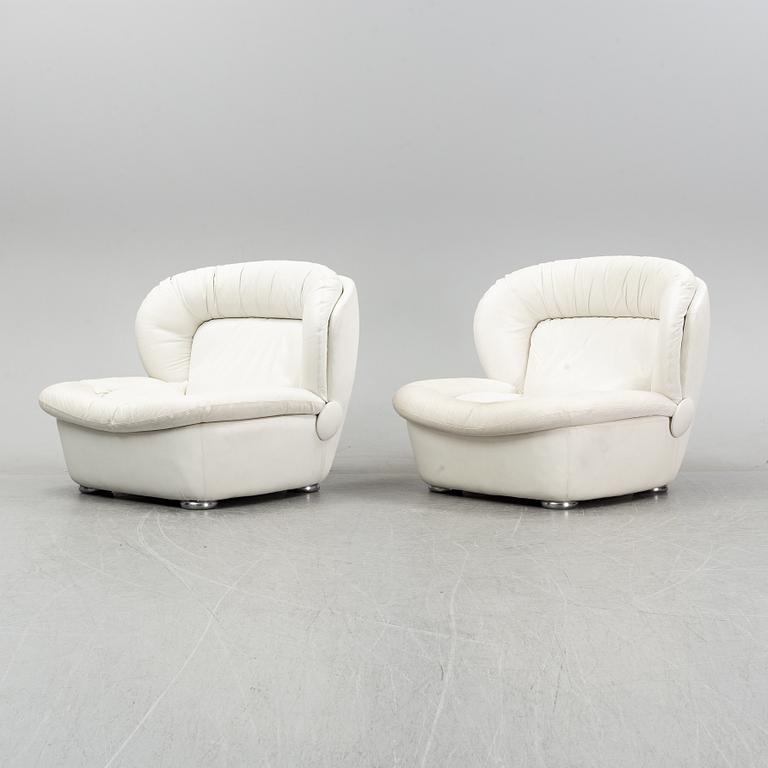 Robert Tillberg, a pair of 'Buddha' easy chairs for Viskdalens Möbelindustri, Kinna, Sweden 1970s.