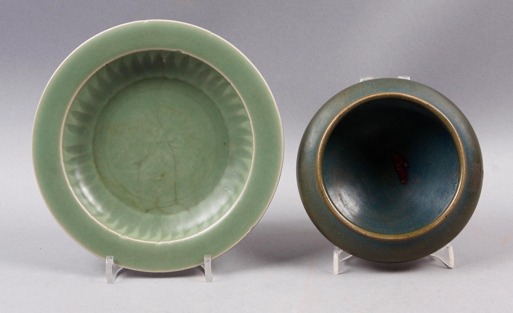 KRUKA SAMT SKÅLFAT, keramik, Kina.