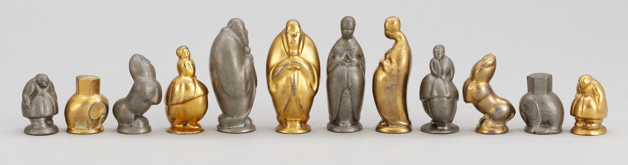 A Marie-Louise Idestam-Blomberg pewter chess set, Firma Svenskt Tenn 1930.
