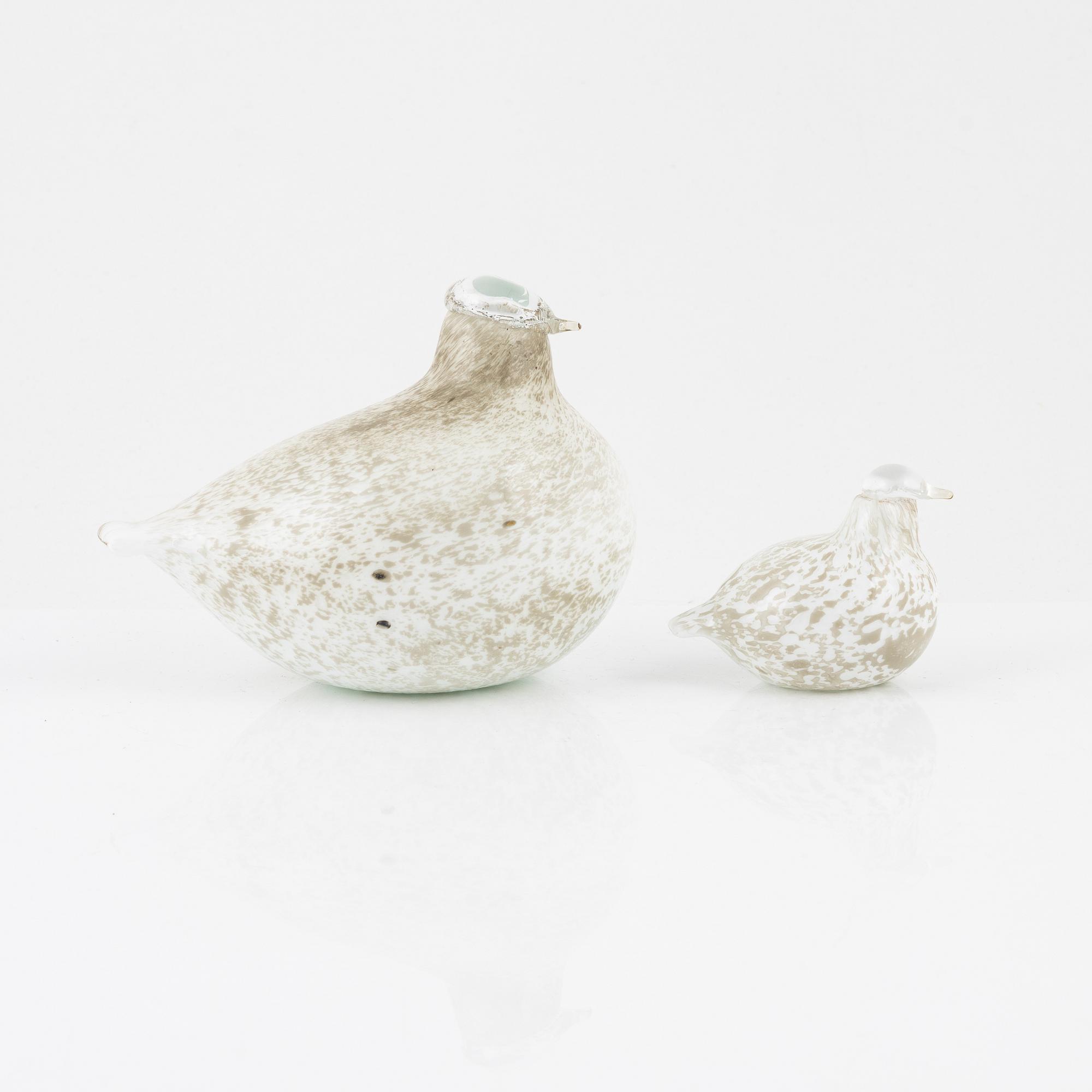 Oiva Toikka, two glass bird sculptures, Nuutajärvi, Notsjö, Finland, signed.