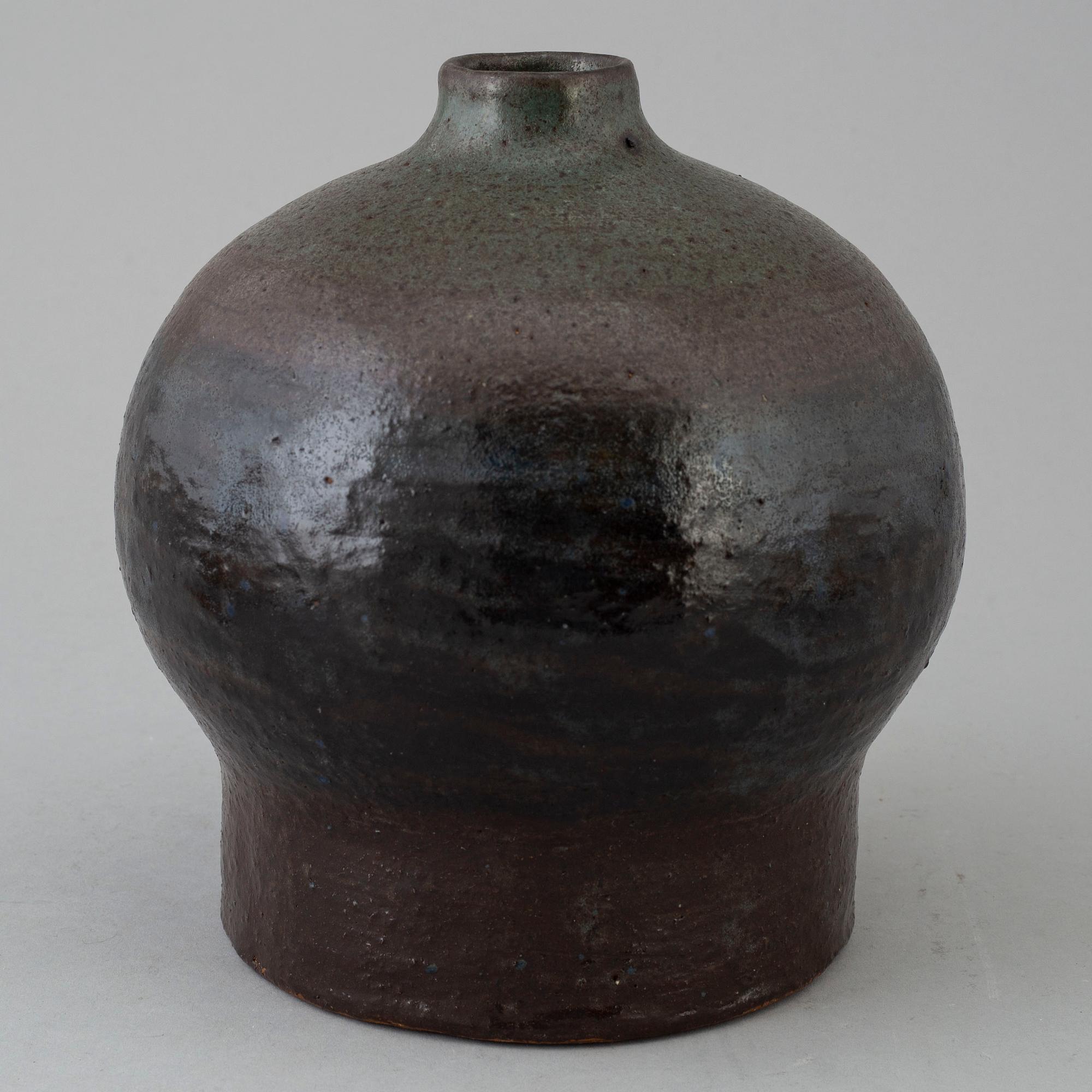 A Greta Åkesson stoneware vase, executed in Malmö Sweden 1960's.