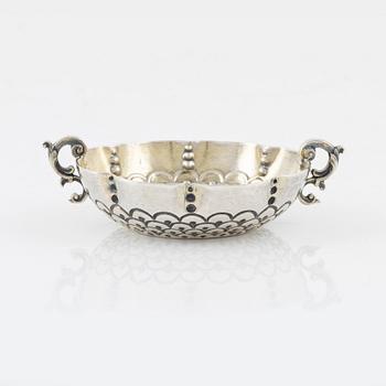En liten vinprovningsskål, silver, möjligen Salzburg, Österrike. Ostämplad.