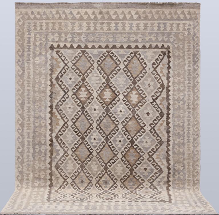 A Kilim rug, approx. 292 x 200 cm.