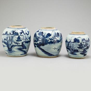 Three blue and white jars, Qing dynasty, 19th century.