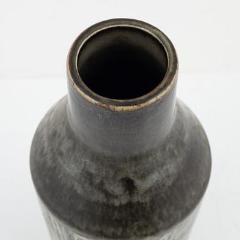Carl-Harry Stålhane, a unique stoneware vase, Rörstrand, Sweden, 1962.