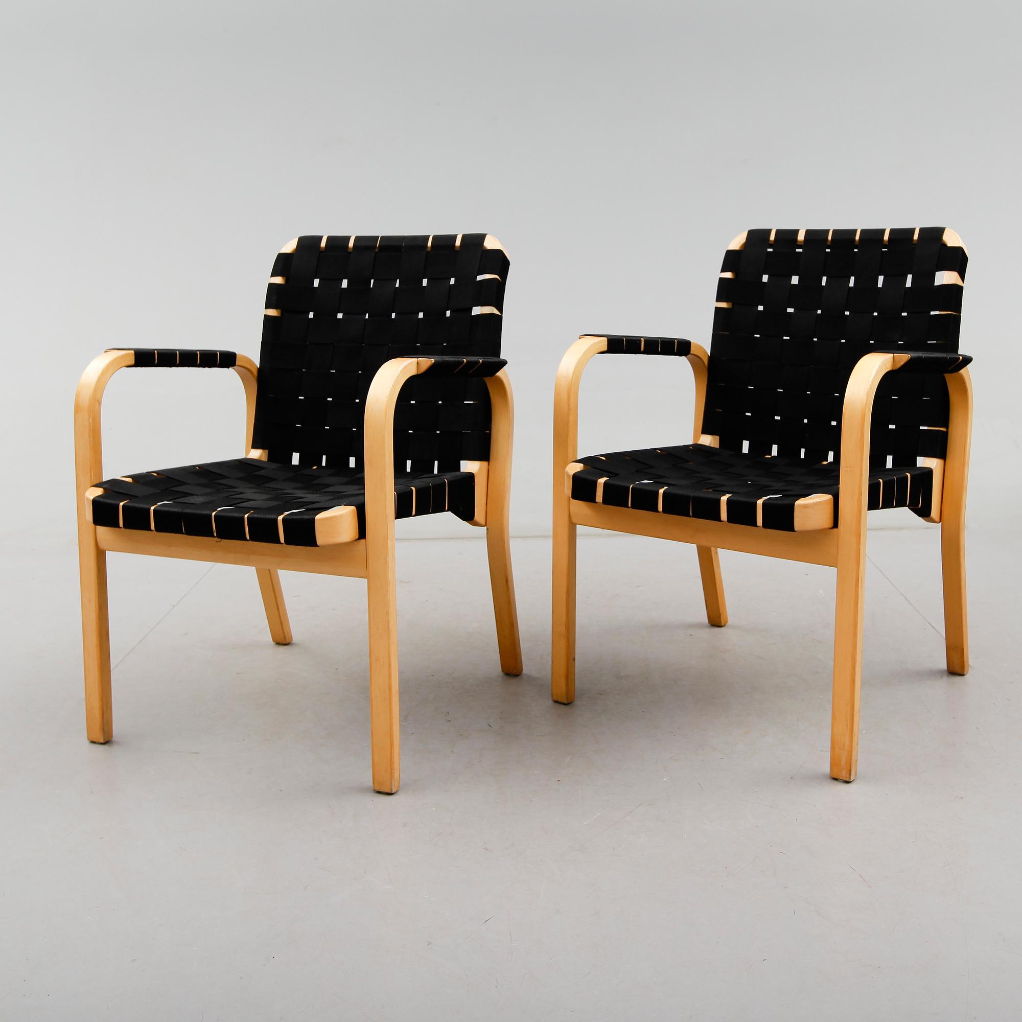 KARMSTOLAR, 1 par, modell 45, Alvar Aalto, 1900-talets andra hälft.