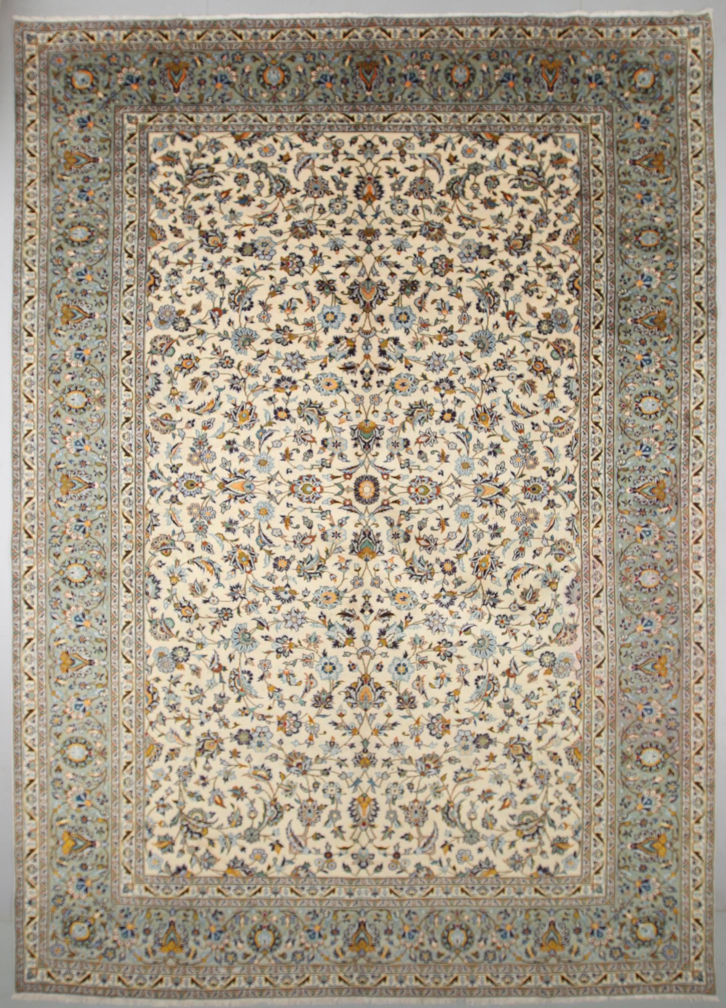 MATTA, Keshan, ca 408 x 300 cm.