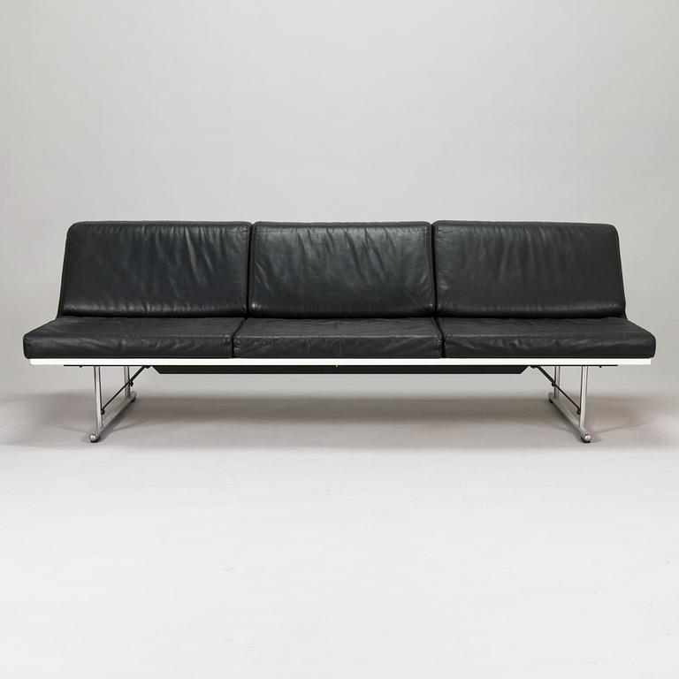 Yrjö Kukkapuro, a 1980's 'Experiment' sofa for Avarte.