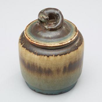 A Gunnar Nylund stoneware jar and cover, Bing & Grøndahl, Denmark 1920's-30's.