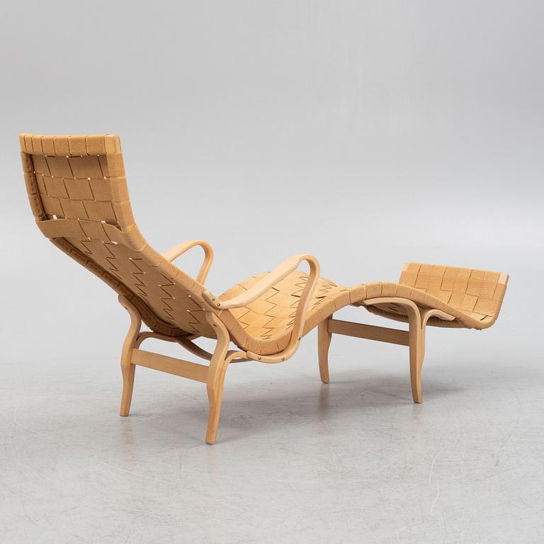 Bruno Mathsson, a 'Pernilla' easy chair, Firma Karl Mathsson, Värnamo, Sweden 1970.