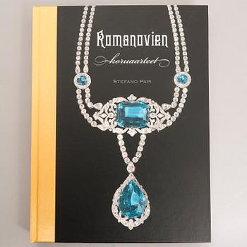 STEFANO PAPI, BOK, "Romanovien koruarteet" Kustannusosakeyhtiö Tammi Helsingfors 2010. Numrerat verk 1157/ 1950.