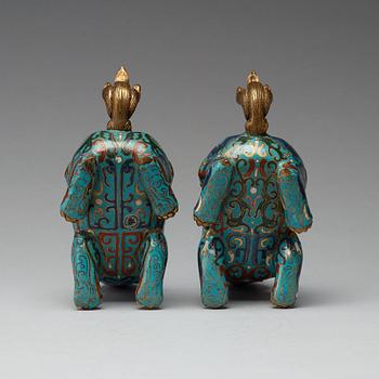 A pair of cloisonné censers, Qing dynasty, early 19th Century.