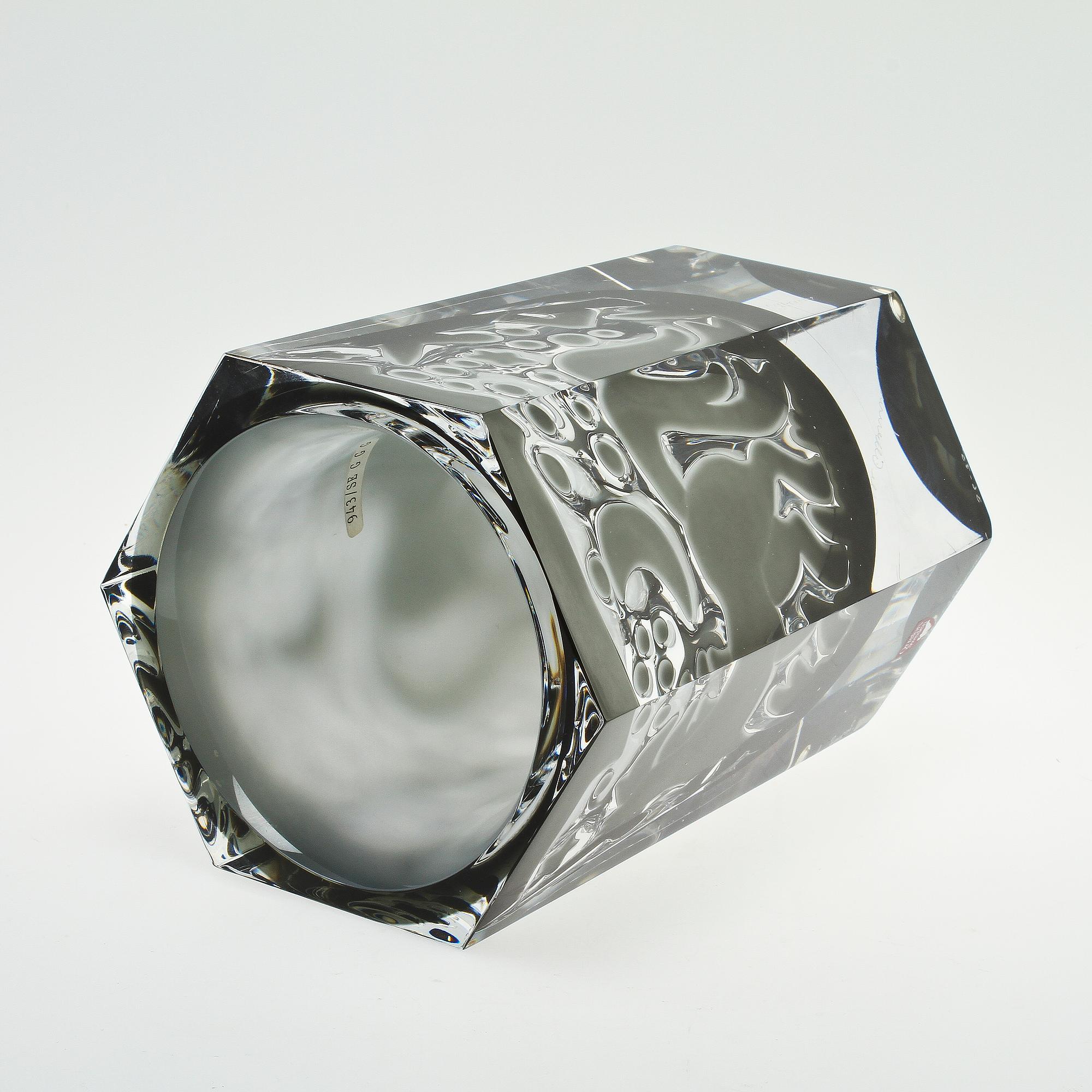 An Olle Alberius ariel 'Enhörning/The unicorn' glass vase, Orrefors Gallery 1988.