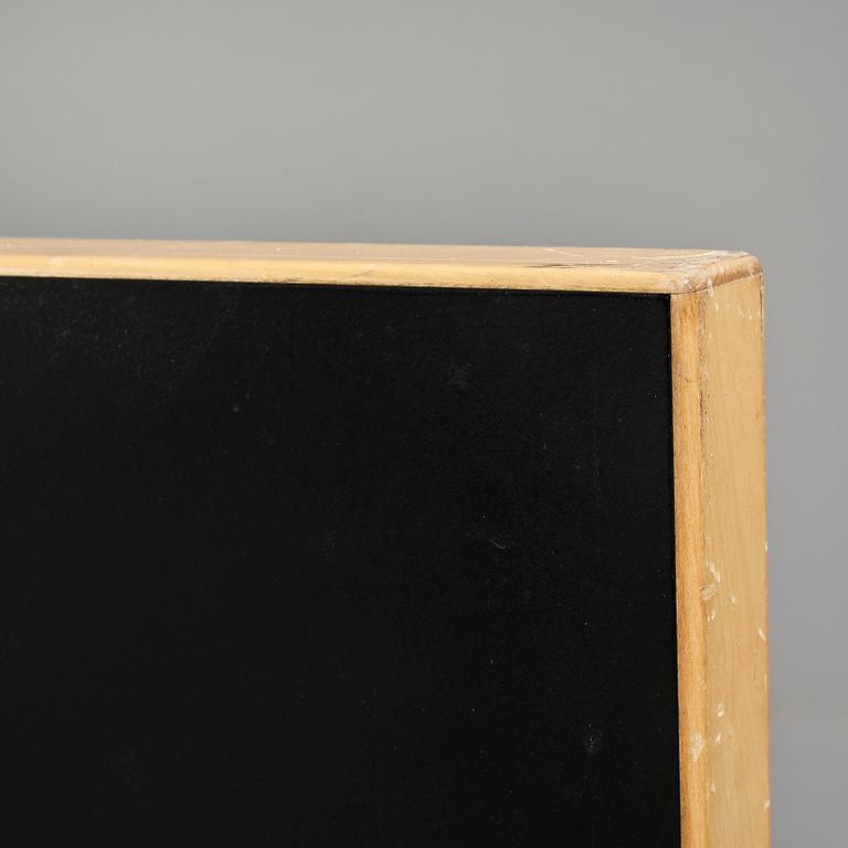 BORD, modell 82B, Alvar Aalto, Artek.